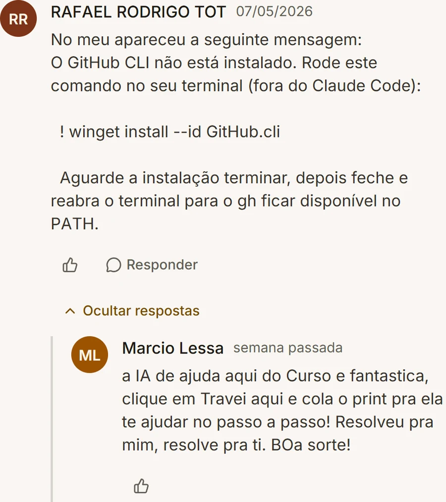 Comentário na aula do GitHub: um aluno trava na instalação e outro responde indicando a IA de ajuda do curso